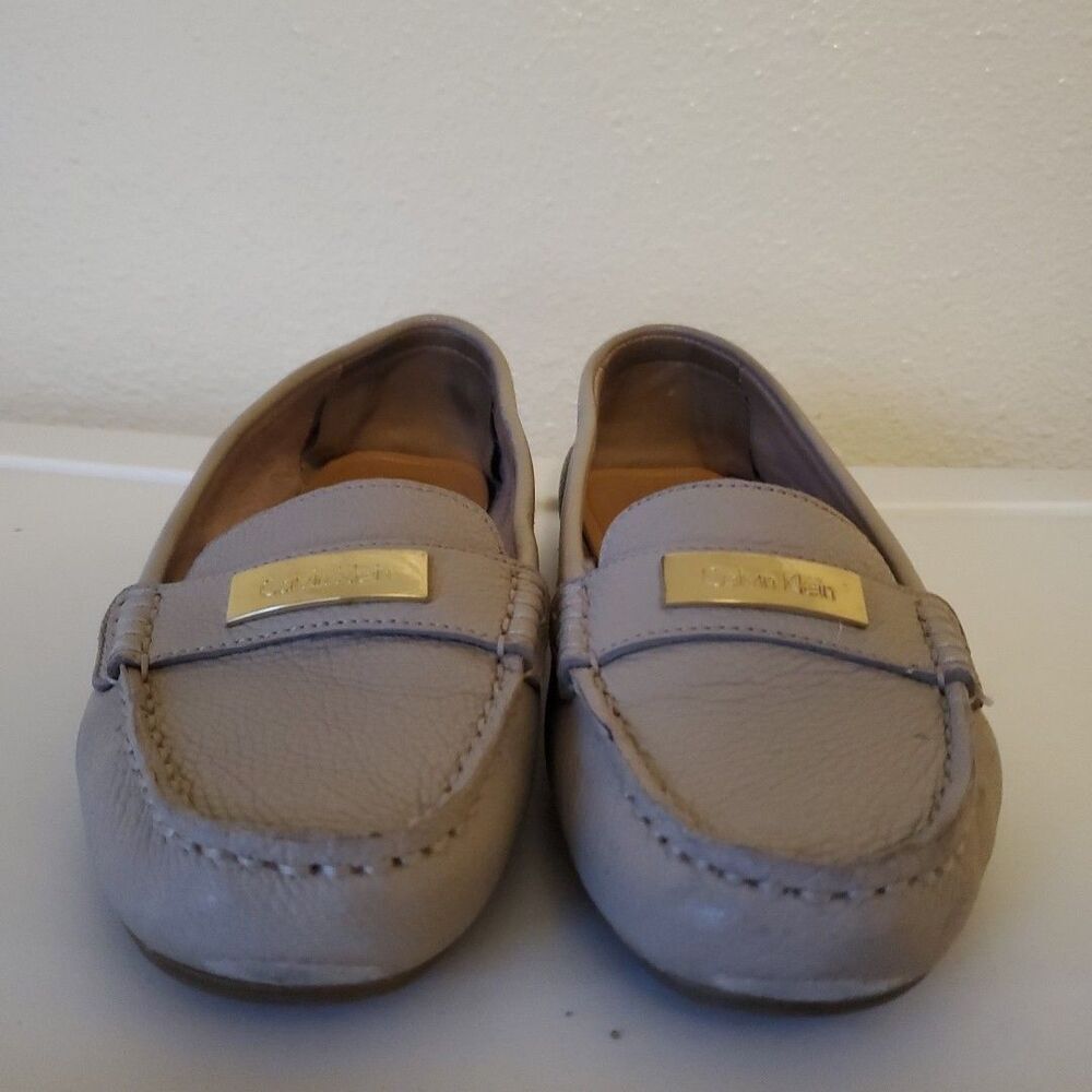 Calvin Klein Leta Pebbled Gray Leather‎ Moccasin Loafers Sz 8.5 EU 38.5